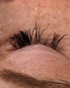 ترمیم اکستنشن در تفاوت اکستنشن مژه کلاسیک، والیوم و مگا والیوم در قزوین