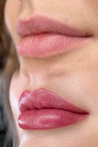 رژلب در آرایش دائم صورت در بهترین سالن زیبایی قزوین